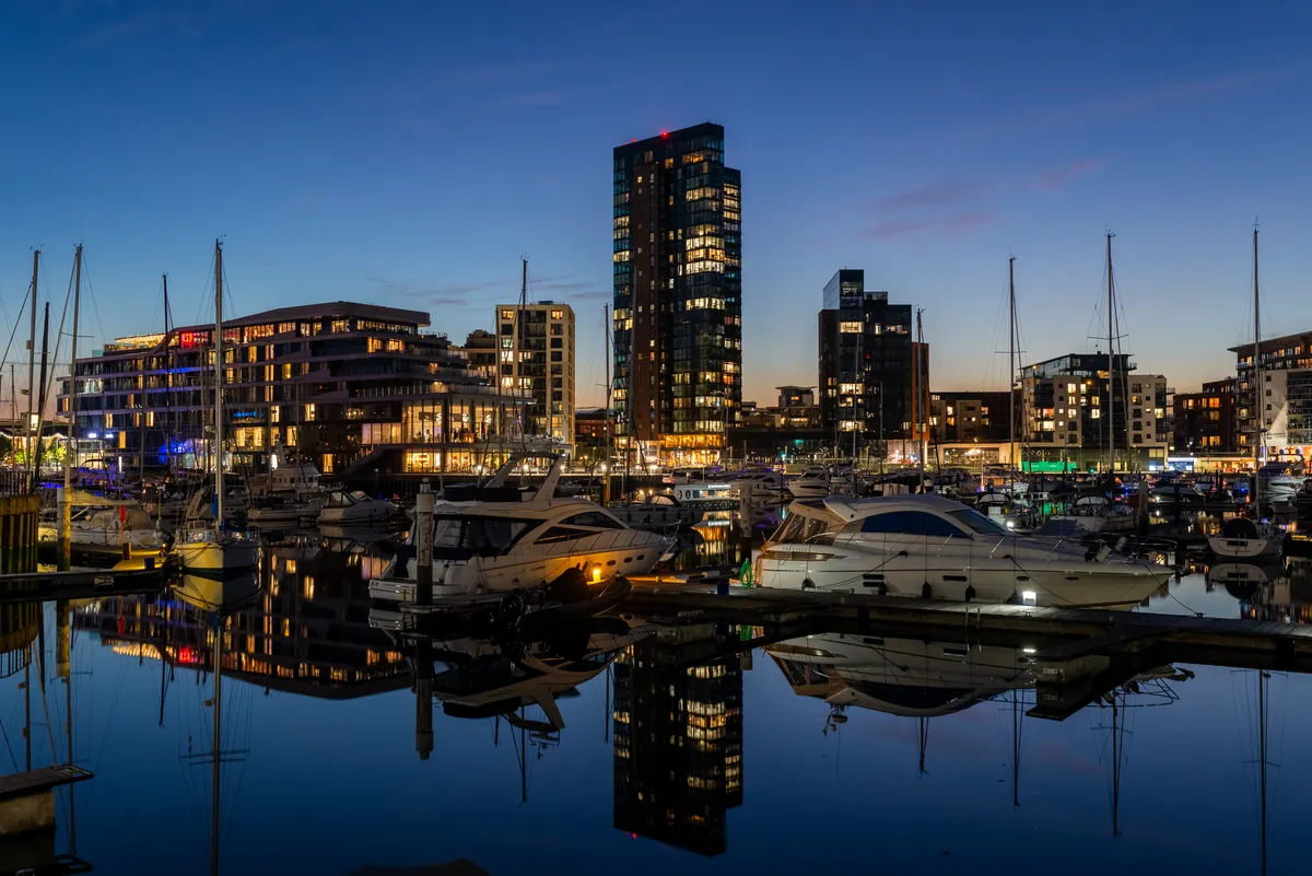 Southampton, Hampshire — landscape photograph by Wayne Chell